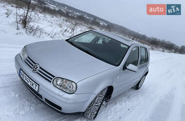 Хэтчбек Volkswagen Golf 2002 в Баре