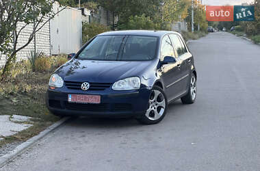 Хетчбек Volkswagen Golf 2005 в Дніпрі