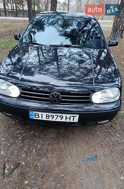Хэтчбек Volkswagen Golf 2001 в Полтаве