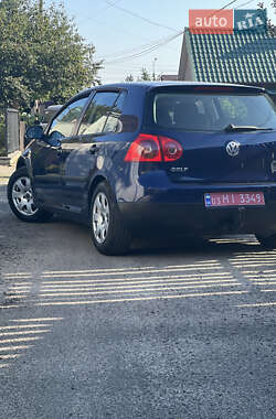 Хетчбек Volkswagen Golf 2005 в Луцьку