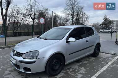 Хетчбек Volkswagen Golf 2005 в Калуші