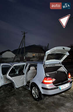 Хетчбек Volkswagen Golf 1998 в Сокирянах