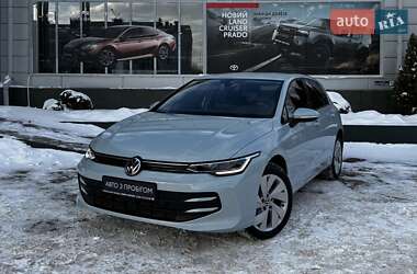 Хетчбек Volkswagen Golf 2024 в Чернівцях