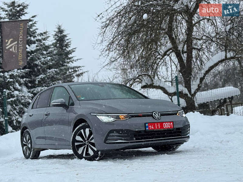 Хэтчбек Volkswagen Golf 2023 в Львове