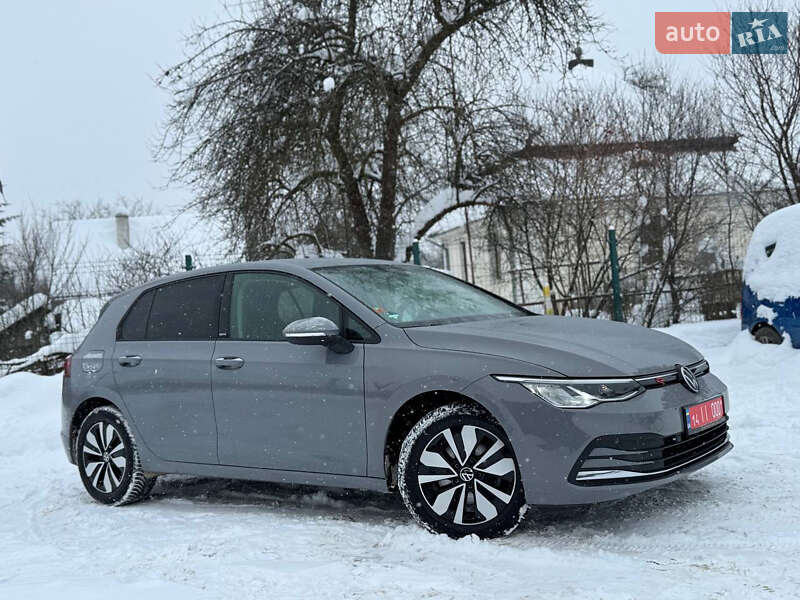 Хэтчбек Volkswagen Golf 2023 в Львове