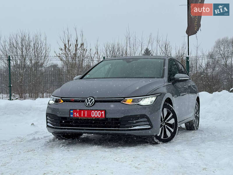 Хэтчбек Volkswagen Golf 2023 в Львове
