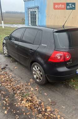 Хэтчбек Volkswagen Golf 2006 в Краснокутске