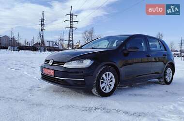 Хэтчбек Volkswagen Golf 2019 в Киеве