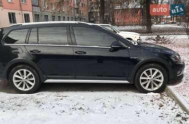 Універсал Volkswagen Golf 2016 в Полтаві