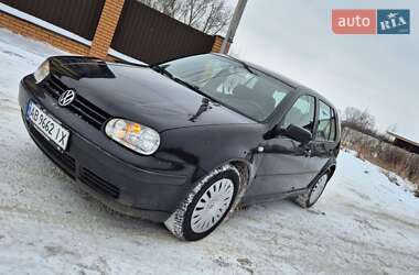 Хетчбек Volkswagen Golf 2003 в Вінниці