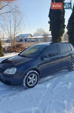 Хэтчбек Volkswagen Golf 2006 в Косове