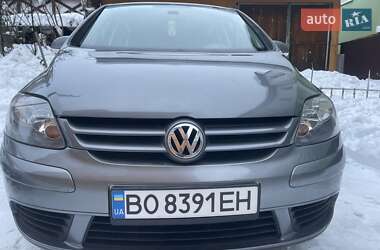 Хэтчбек Volkswagen Golf 2005 в Кременце