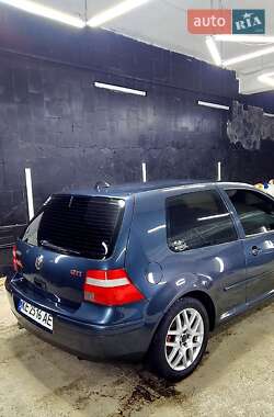 Хетчбек Volkswagen Golf 2003 в Дніпрі