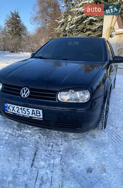 Хэтчбек Volkswagen Golf 2001 в Чугуеве