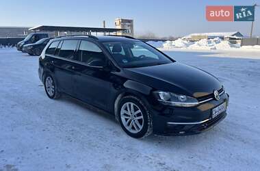 Универсал Volkswagen Golf 2019 в Дубно