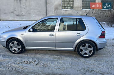 Хетчбек Volkswagen Golf 2003 в Львові