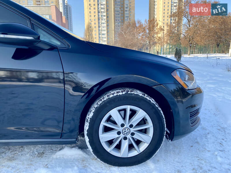 Универсал Volkswagen Golf 2015 в Киеве