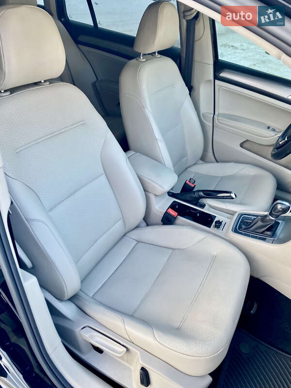 Универсал Volkswagen Golf 2015 в Киеве