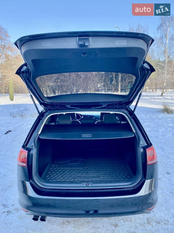 Универсал Volkswagen Golf 2015 в Киеве