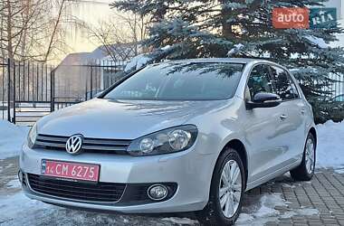 Хэтчбек Volkswagen Golf 2012 в Сваляве