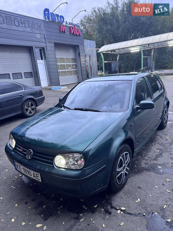 Volkswagen Golf 2003