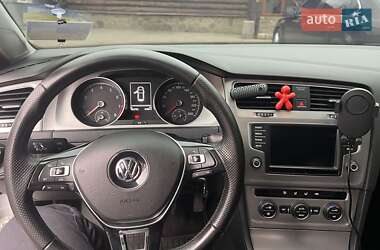 Хетчбек Volkswagen Golf 2017 в Кривому Розі