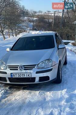 Хетчбек Volkswagen Golf 2004 в Заболотові