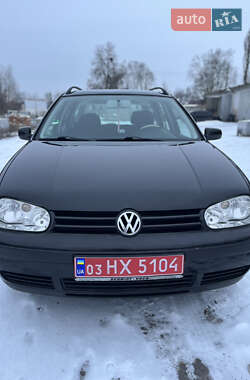 Универсал Volkswagen Golf 2002 в Хороле