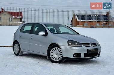 Хэтчбек Volkswagen Golf 2008 в Киеве