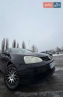 Хэтчбек Volkswagen Golf 2004 в Хмельницком