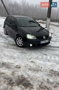 Хетчбек Volkswagen Golf 2006 в Краснокутську