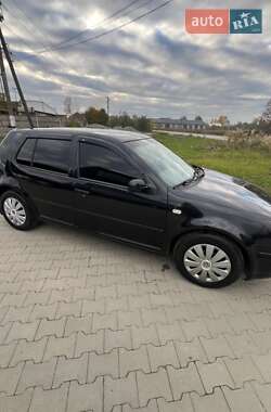 Хэтчбек Volkswagen Golf 2003 в Черновцах