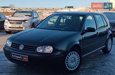 Хэтчбек Volkswagen Golf 2002 в Львове
