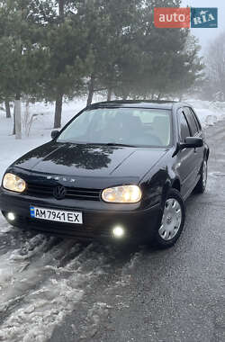 Хэтчбек Volkswagen Golf 1998 в Полонном