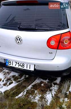 Хэтчбек Volkswagen Golf 2005 в Зенькове