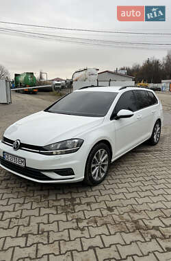Универсал Volkswagen Golf 2017 в Черновцах