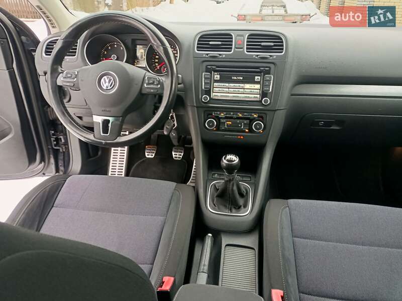 Универсал Volkswagen Golf 2011 в Луцке