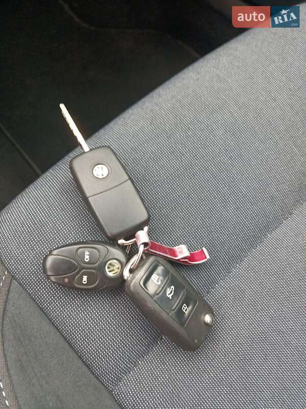 Универсал Volkswagen Golf 2011 в Луцке