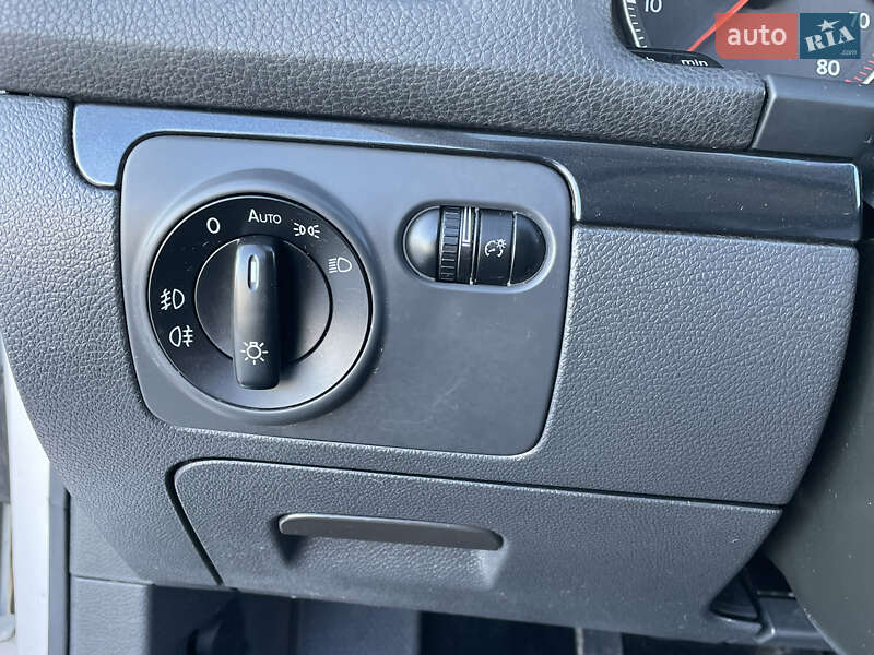 Хэтчбек Volkswagen Golf 2009 в Житомире