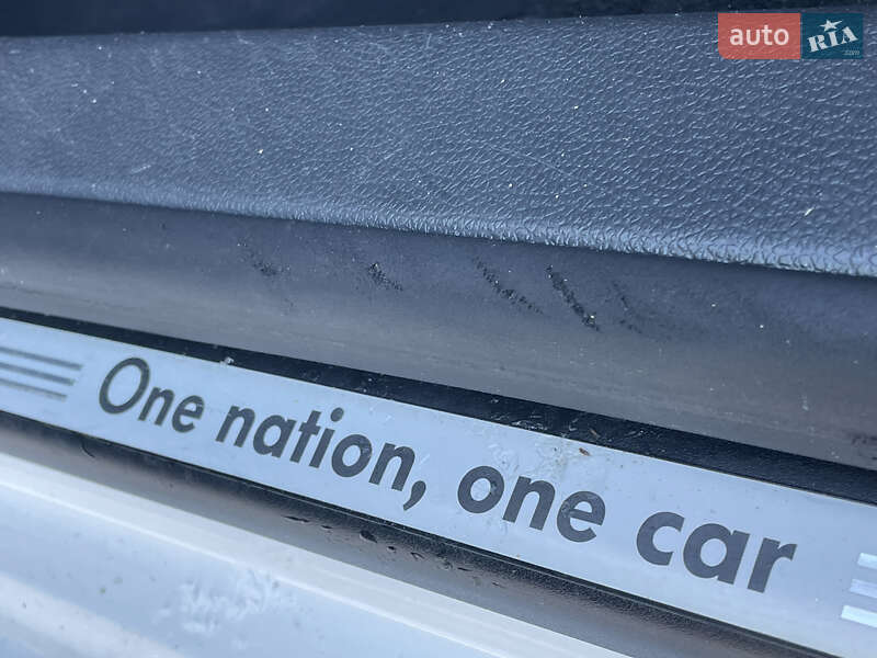 Хэтчбек Volkswagen Golf 2009 в Житомире