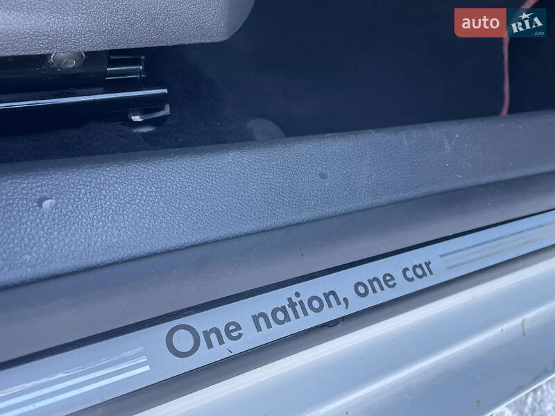 Хэтчбек Volkswagen Golf 2009 в Житомире