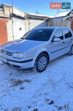 Хетчбек Volkswagen Golf 2001 в Харкові