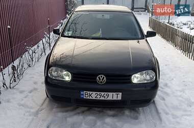 Хэтчбек Volkswagen Golf 2003 в Ладыжине