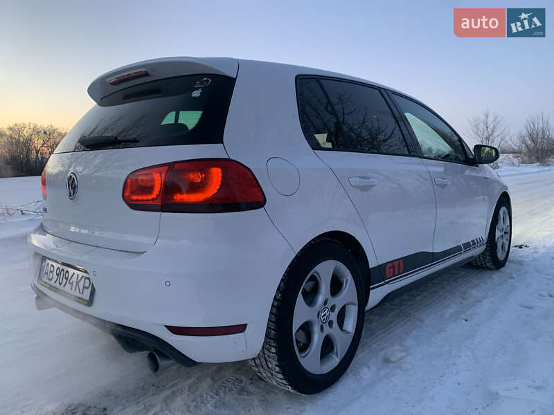 Хэтчбек Volkswagen Golf 2011 в Тульчине
