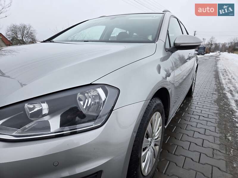 Универсал Volkswagen Golf 2015 в Луцке