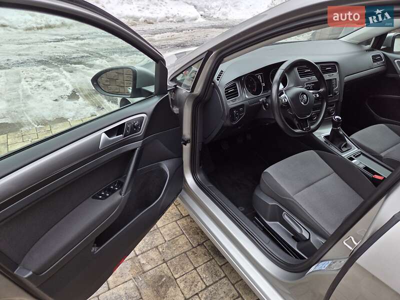Универсал Volkswagen Golf 2015 в Луцке