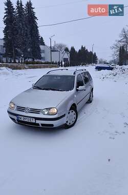 Універсал Volkswagen Golf 2000 в Рівному