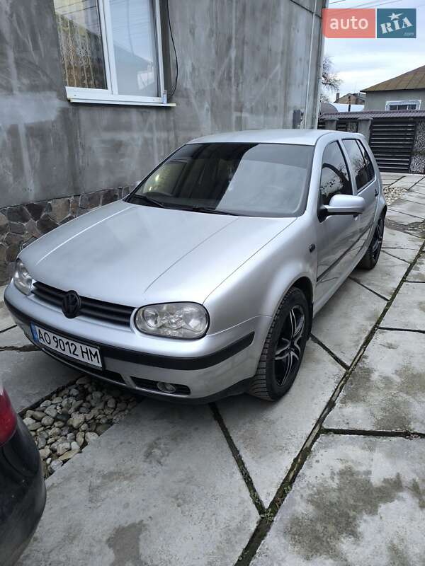 Volkswagen Golf