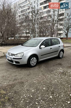 Хэтчбек Volkswagen Golf 2004 в Запорожье