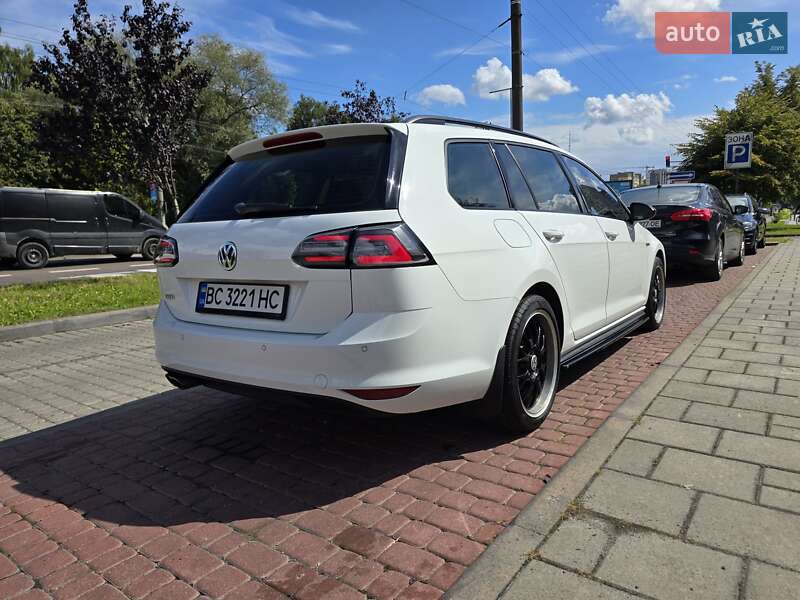 Универсал Volkswagen Golf 2015 в Львове